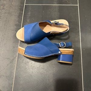 Almost brand new- adorable blue Dansko sandals